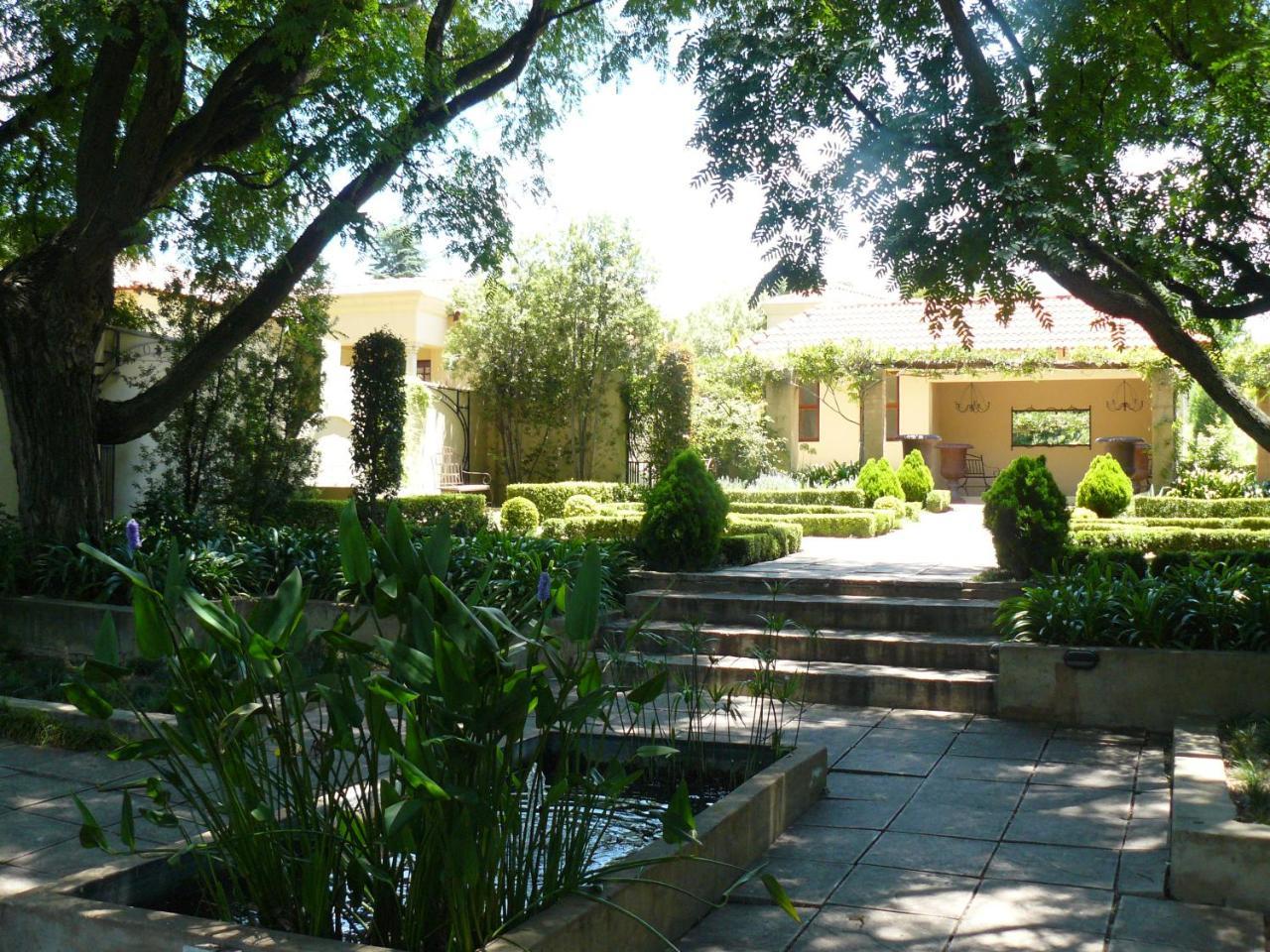 Moon&Sixpence Garden Guest House Muldersdrift Exterior foto