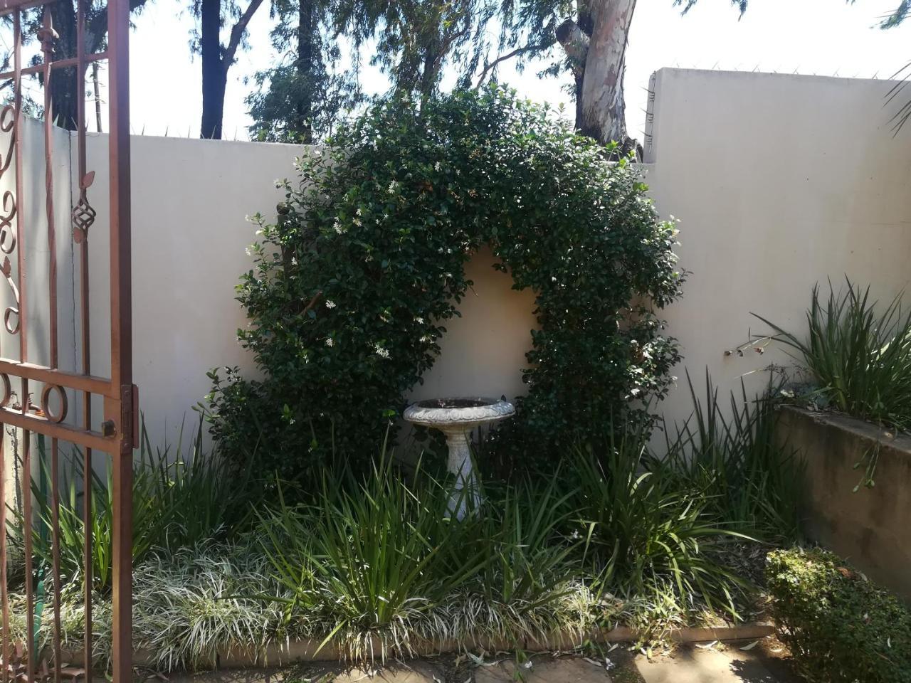 Moon&Sixpence Garden Guest House Muldersdrift Exterior foto